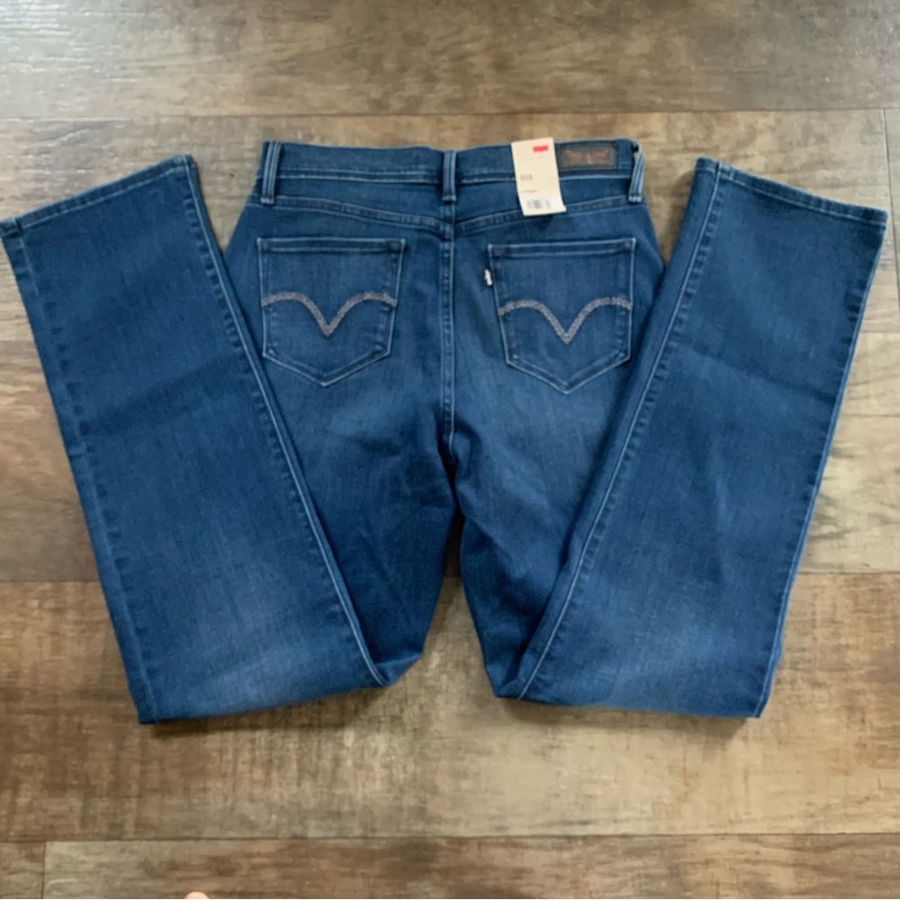New Levi’s straight slimming jeans